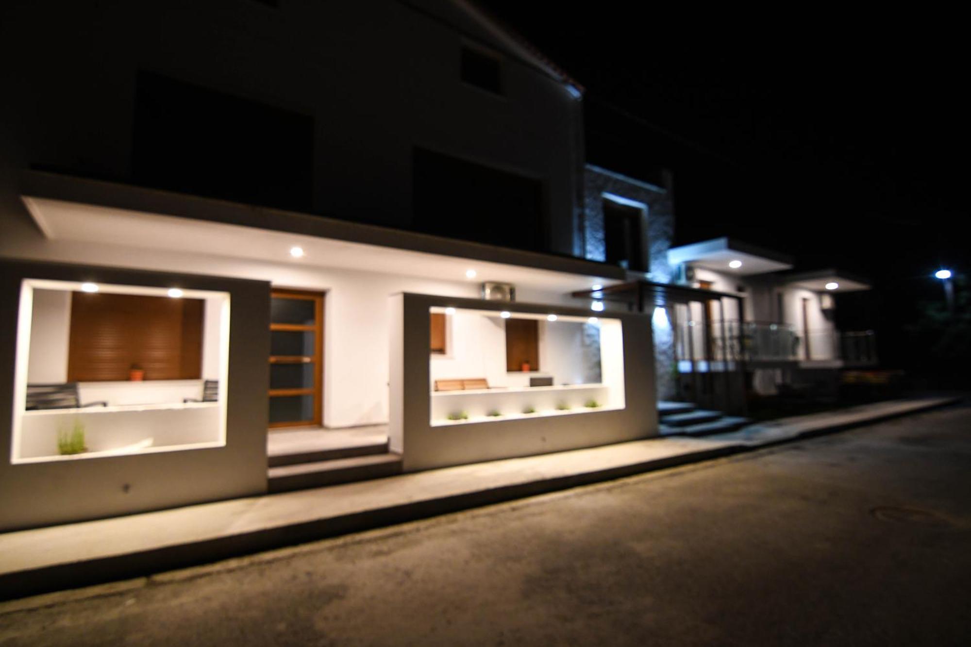 Maria Ireon 3 Basement Apartment Samos Town